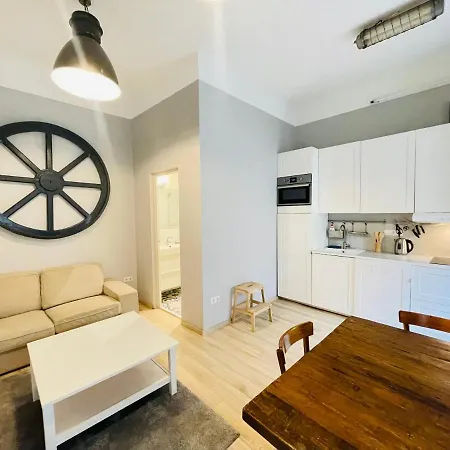 Apartment Akacfa *